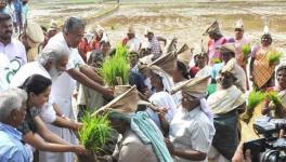 Pinarayi Vijayan with Agricultural Workers