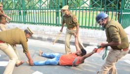 UP police lathicharge