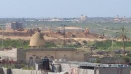 Construction of the wall on the border with Gaza. (Photo: Middle East Eye)