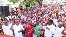 Protestors raised slogans against the meagre pay. Image courtesy: Theekkathir