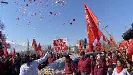 Members of the Young Communists of Chile accompanying the funeral of the CP President Guillermo Teillier. Photo: JCC