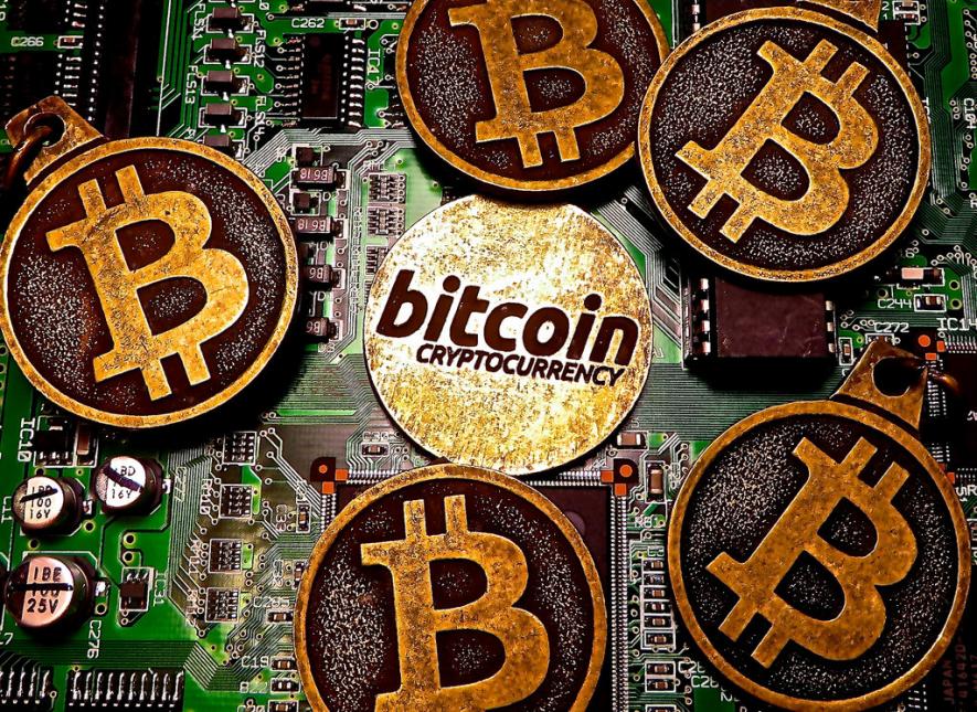 Review of "The Politics of Bitcoin: Software as Right-Wing Extremism"