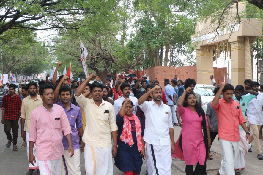 SFI Protest Against High Court Ban on Campus Politics (5).jpg