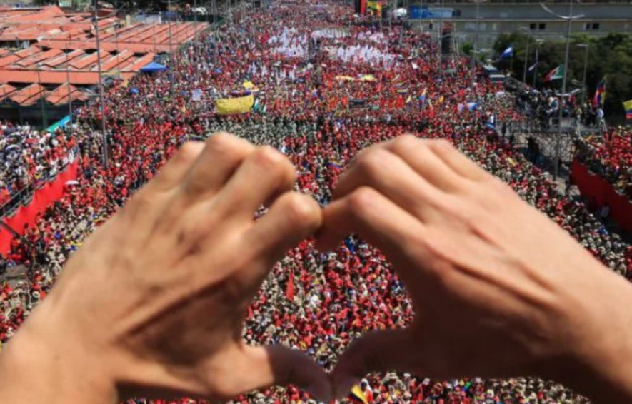 Thousands march in Caracas in support of Bolivarian Revolution, Maduro