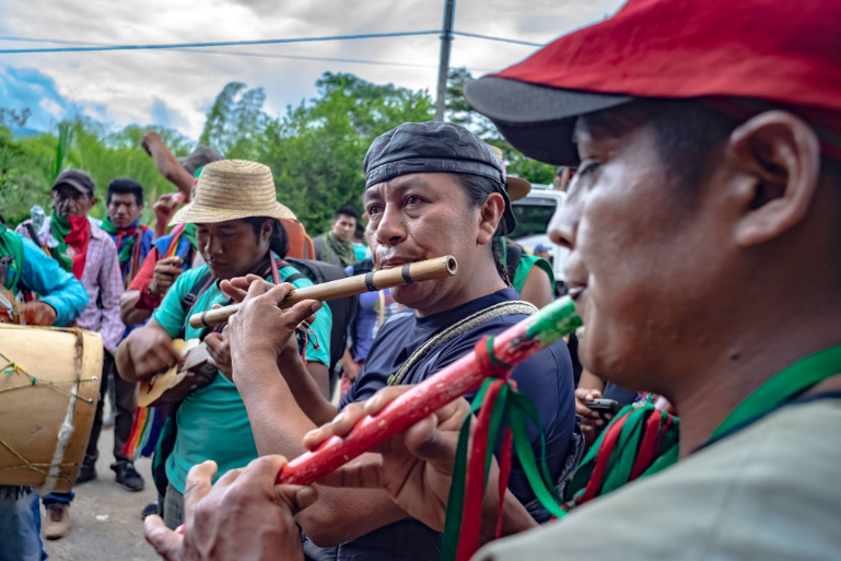 Music accompanies the Minga mobilization