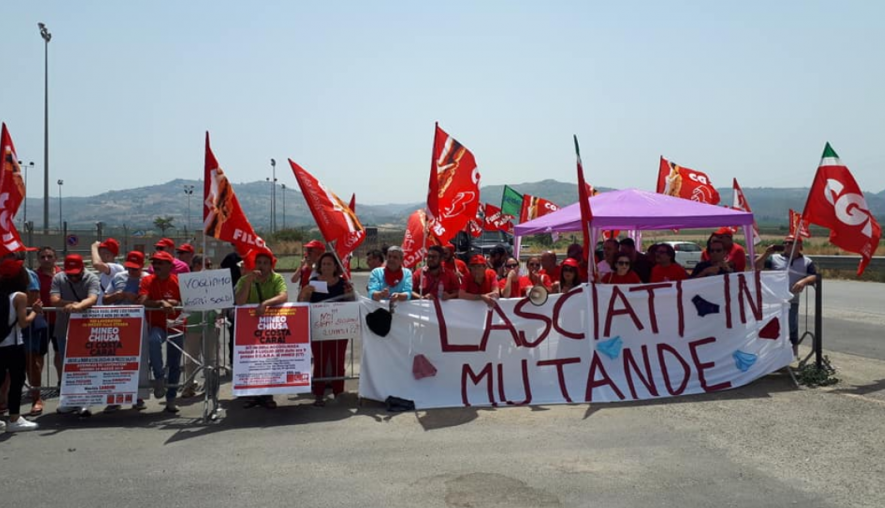 Workers Protest the Closure of Immigrant