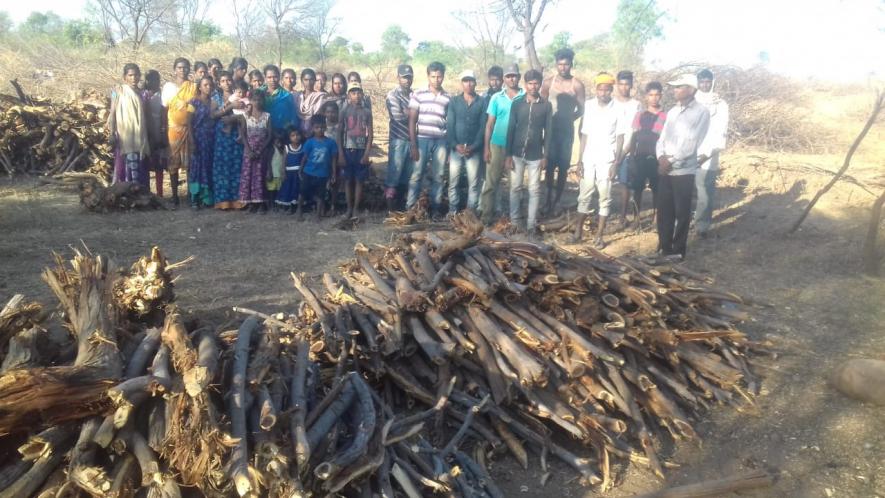 Tribal daily wagers from Raigad who were stuck in Anantpur, Karnataka. 