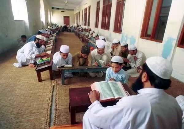 Muslims Want Seminaries Upgraded, Face Political Pushback