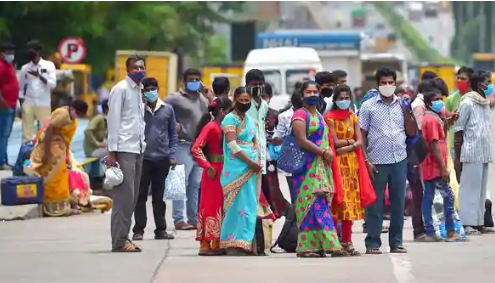 Over 30,000 People Leave Bengaluru Ahead of 7-Day Lockdown From Tonight