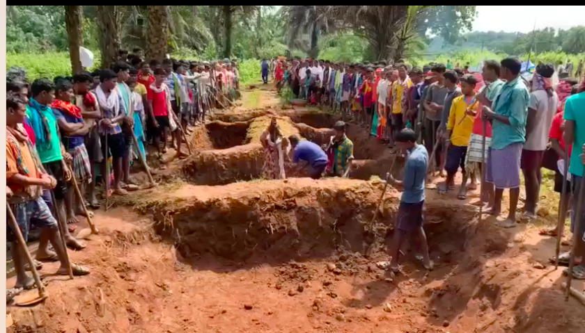 Chhattisgarh: Tribals Dig Up Roads in Naxal-affected Areas to Protest New Security camps