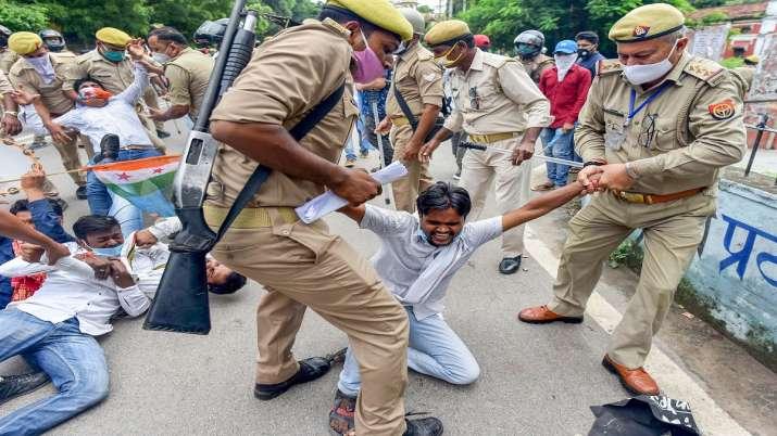 Hathras Horror: Valmiki Community Members Clash with Police in Agra