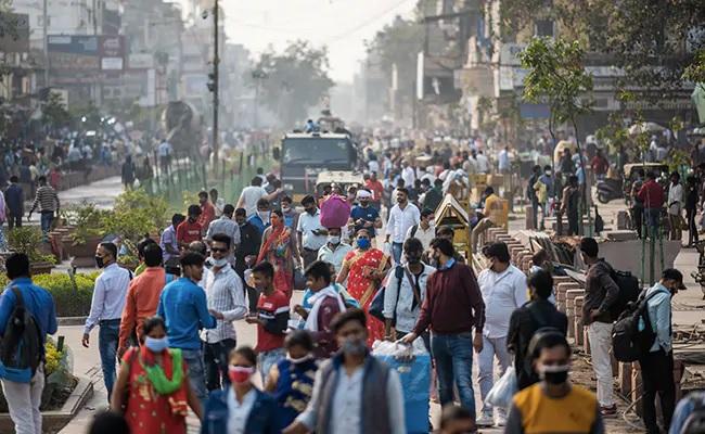 COVID-19 Spike: Delhi CM Seeks Power from Centre to Impose Lockdown in Hotspot Markets