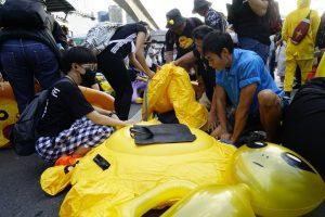 Protesters with inflatables during the “anti-coup” drills on November 27. (Photo: Prachatai)