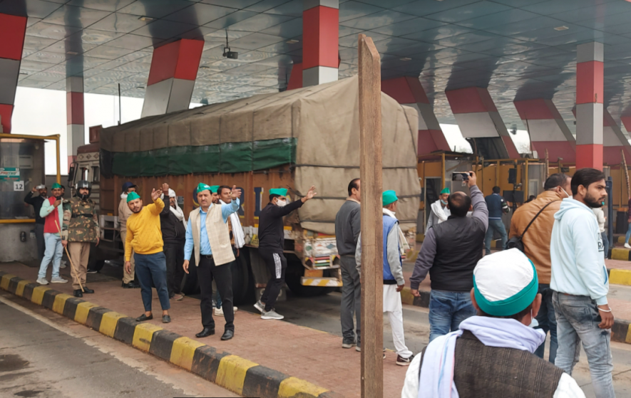 toll plaza farmers protest.