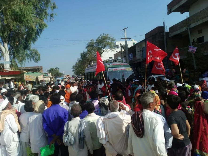 Farmers Protest: Telugu Farmers, Trade Union Leaders Protest in Front of Collectorate Offices