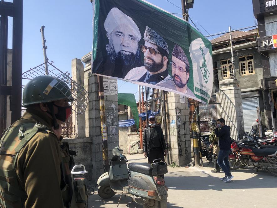 Kashmir: Clashes Erupt after Authorities Thwart Mirwaiz Umar’s Friday Address