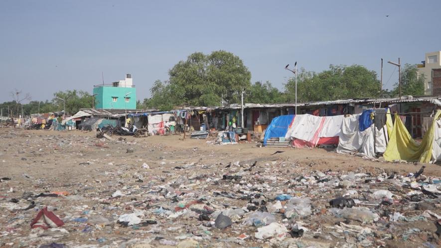 Houses on the banks of Cooum. Image courtesy: Comrade Talkies