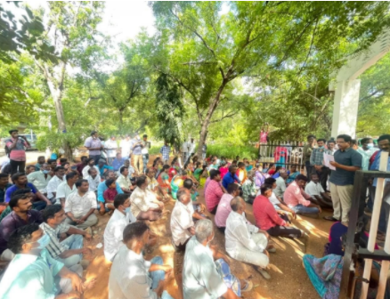 Madurai MP Su Venkatesan addressing the protesting workers.