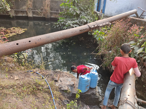 Kujama Kumhar Tola dirty accumulated water