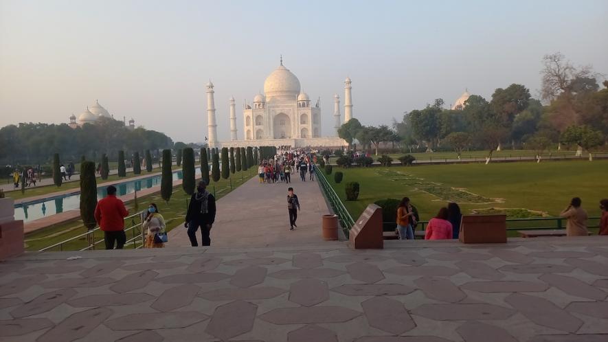 Taj Mahal Tour Guides