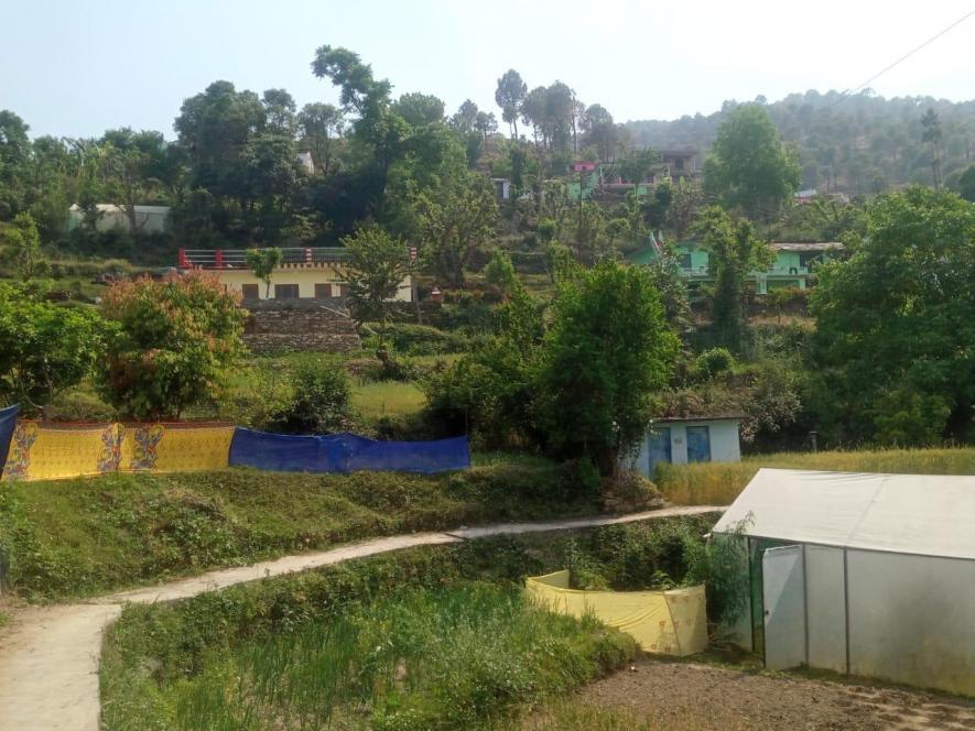 UTRKHNDHouses in the hills, Simagaon