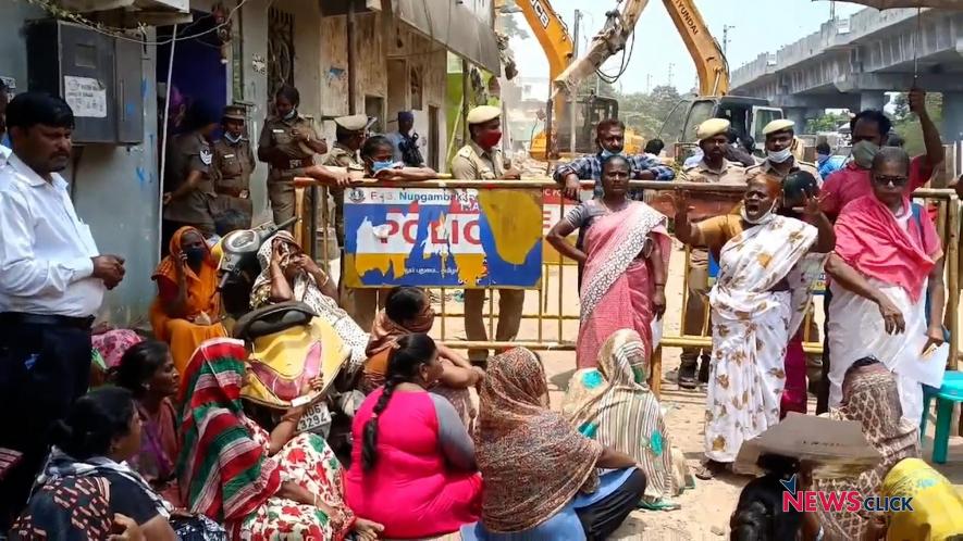 Image - Residents of Govindasamy Nagar protest against the  eviction