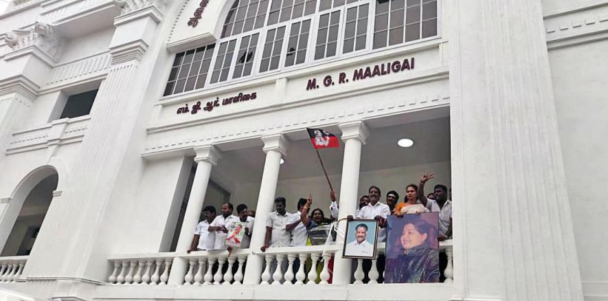 Panneerselvam supporters after entering AIADMK headquarters. Image courtesy: ANI