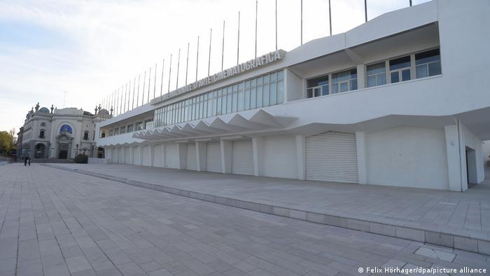 The Palazzo del Cinema is the venue of the Film Festival: It was built from 1936 to 1937