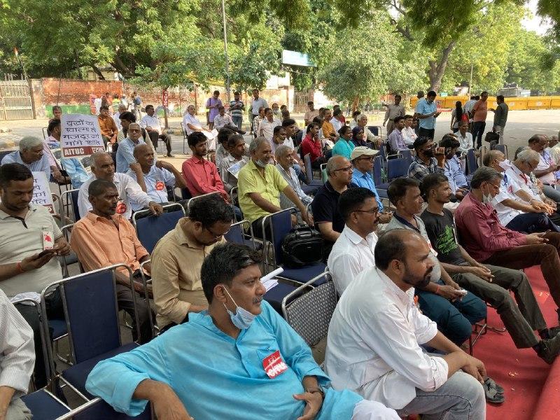 WFTU constituent union members in the country on Thursday pressed for the right of people to live in peace. Image clicked by Ronak Chhabra