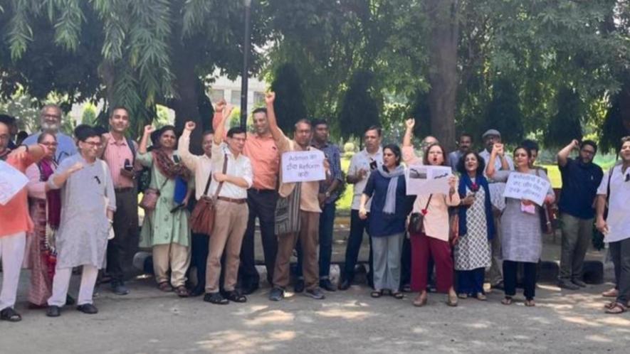 A group of people holding signs Description automatically generated  AUDFA’s protest demonstration at Karampura Campus of AUD, on 5th September. 