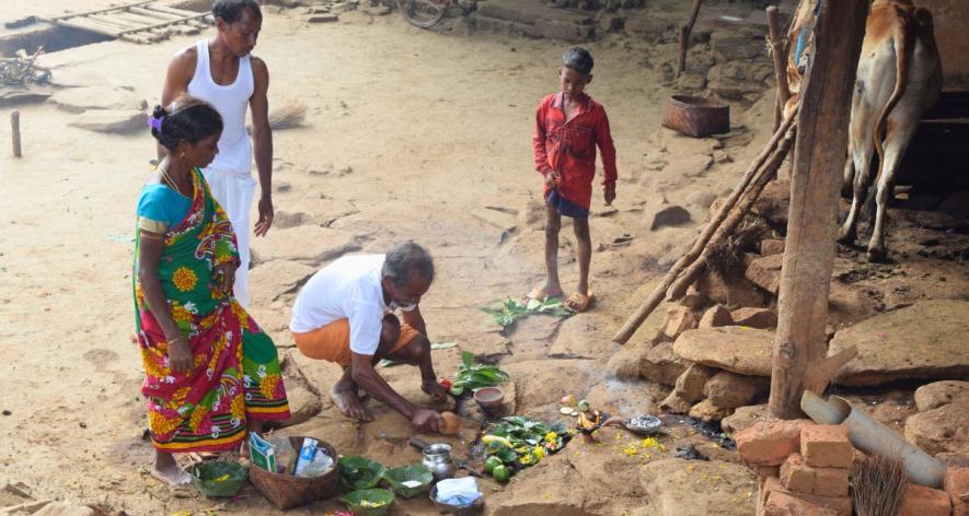 Worshiping village deity for good harvest in Paikmal block (Photo - Abhijit Mohanty, 101Reporters)