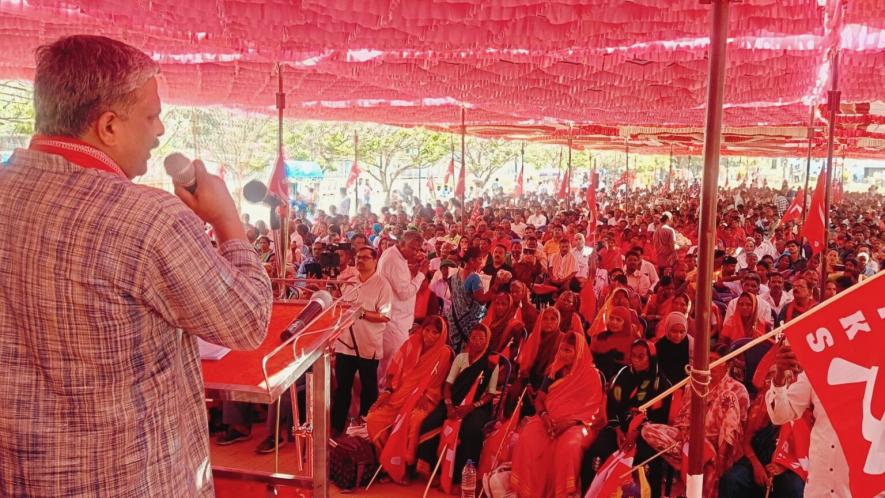 Farmers gather at Freedom Park in Bangalore on February 10 to launch an indefinite strike. Photo: Vijoo Krishnan/FB