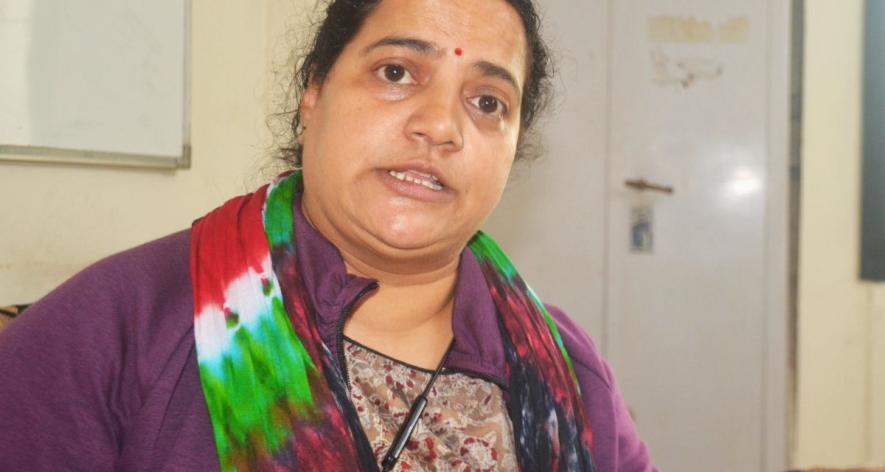 Pankti Jog talks about struggles of women workers (Photo - Amarendra Kishore, 101Reporters) 