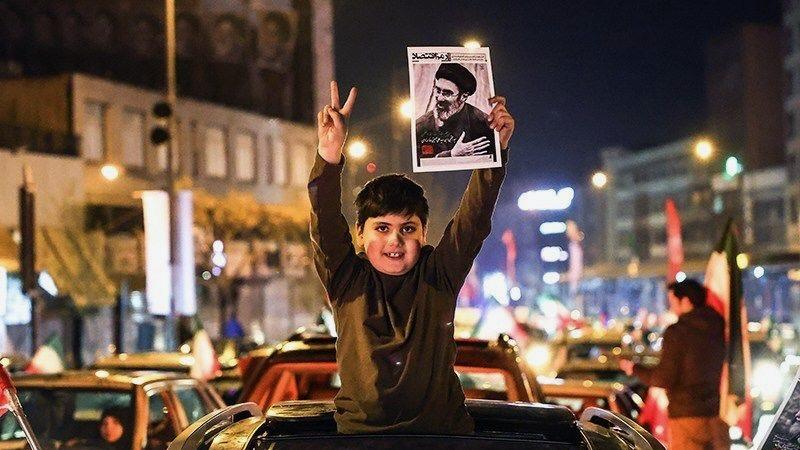 Crowds gather in Tehran on March 9 to celebrate the appointment of the new supreme leader, Ayatollah Seyed Mojtaba Khamenei. Photo: Hossein Zohrevand