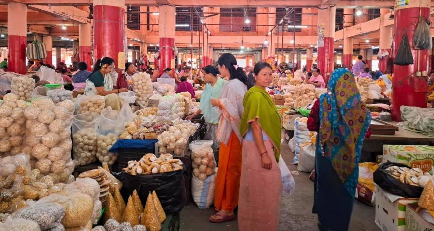 Inside the Ima market (Photo - Ngangom Suraj, 101Reporters).